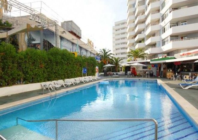 Отель Apts Magalluf Playa (Adults Only) Экстерьер фото